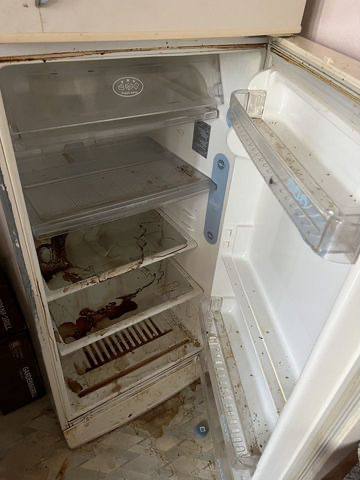 Диван с пятнами до химчистки в Севастополе